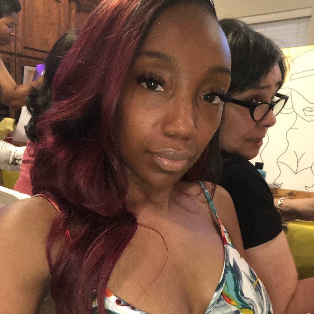 Meet your Posher, Tiffany